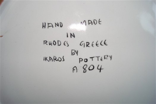 wandbord mooie kleuren 26 cm hand made by Ikaros pottery A 804 Prijs 6,50 exclusief verzendkosten k - 2