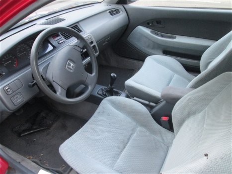 Honda Civic Lsi Rood Plaatwerk en Onderdelen Sloopauto inkoop Den haag - 4