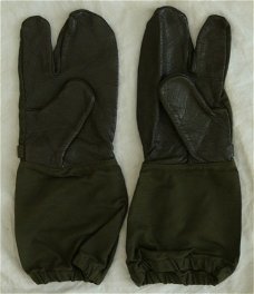 Handschoenen / Overwanten, Gevechts, Koninklijke Landmacht, maat: 12, jaren'70/'80.(Nr.1)