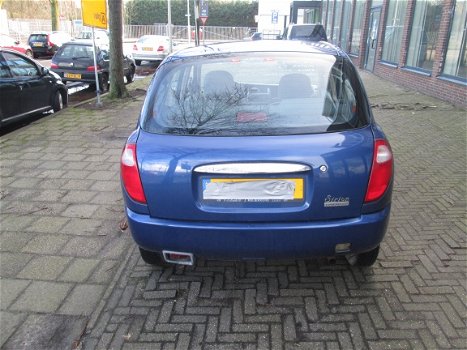 Daihatsu Sirion 1.0 Blauw Plaatwerk en Onderdelen Sloopauto inkoop Den haag - 4