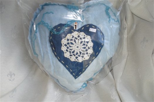 Valentijnshart Handgemaakte harten van stof diverse modellen van 11 tot 28 cm Hart 1 30 cm 5 eur - 2