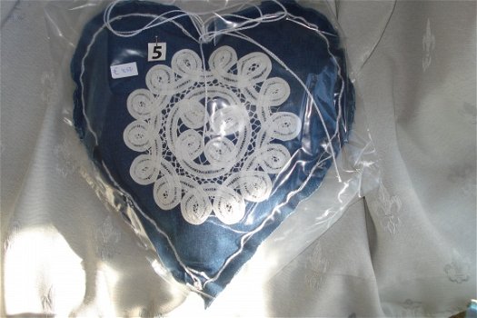 Valentijnshart Handgemaakte harten van stof diverse modellen van 11 tot 28 cm Hart 1 30 cm 5 eur - 6
