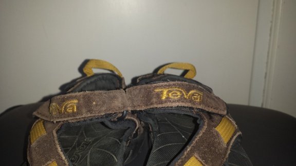 Teva bruin suede sandalen met gele accenten maat 31 - 3