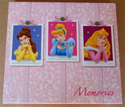 NIEUW Embossed + 3D Scrapbookalbum Disney Prinsessen in doos - 1