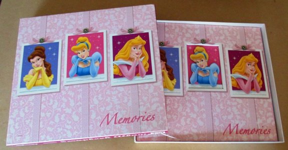 NIEUW Embossed + 3D Scrapbookalbum Disney Prinsessen in doos - 2