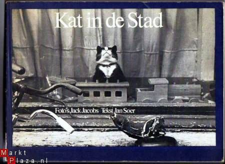 Kat in de stad - Foto's Jack Jacobs -tekst Jan Soer - 1