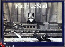 Kat in de stad - Foto's Jack Jacobs -tekst Jan Soer
