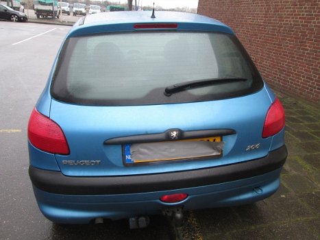 Peugeot 206 1.9 Diesel Plaatwerk en Onderdelen Sloopauto inkoop Den haag - 4