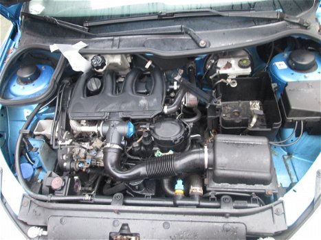 Peugeot 206 1.9 Diesel Plaatwerk en Onderdelen Sloopauto inkoop Den haag - 6