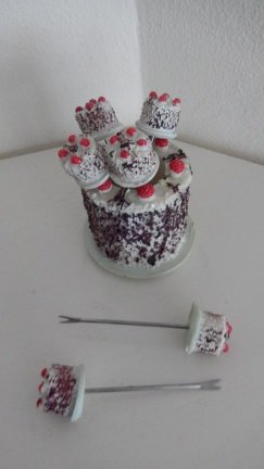 Taartje met cocktailprikkers - Afbeelding 2