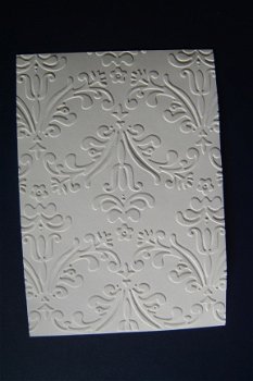 30. EMBOSSING opleg kaartje, bloemen / takjes - 1