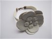 ibiza bloemen armband leer wit armband hippiemarkt - 1 - Thumbnail