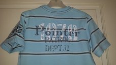 Pointer licht blauw gestreept shirt grote print en applicatie 110/116 nieuw