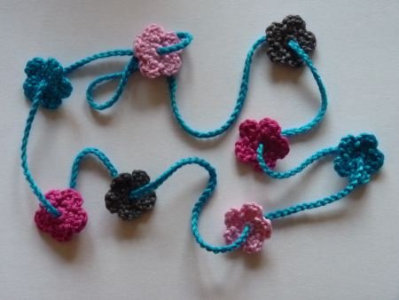 ** Gehaakte bloemen ketting (BK5) - nr. 1