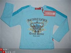 Turquoise shirt met kroonembleem in maat 98/104 AFGEPRIJSD