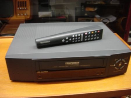 Bij DP Audio: JVC Telefunken Toshiba Videorecorder Repareren - 1