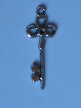 silver key 20, 3.3 centimeter - 1