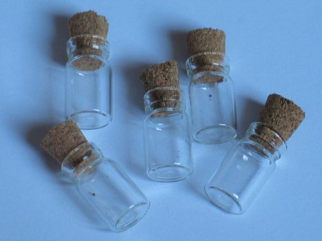 5x Glass bottle with cork 1 - 1