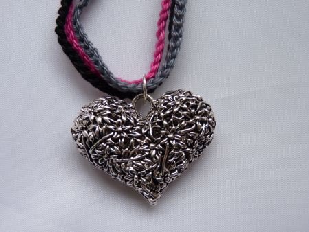 ** Lange gehaakte ketting met 3D hart - Afbeelding 2