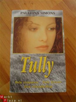 Tully door Paulina Simons - 1
