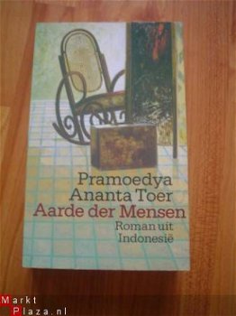 Aarde der mensen door Pramoedya Ananta toer - 1