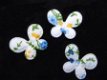 Klein wit vlindertje met bloemen ~ 2,5 cm ~ Blauw / geel - 1 - Thumbnail