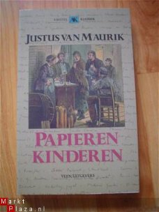 Papieren kinderen door Justus van Maurik