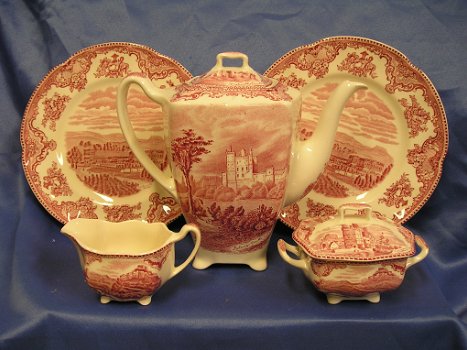 Johnson Bros -ENGLAND Old Britain Castles.servies-delen in rood en blauw - 0