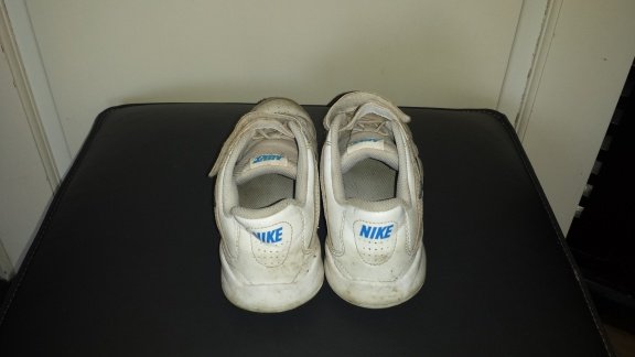 Nike witte tennisschoenen maat 33 - 4