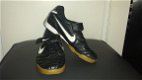 Nike zwarte gym binnen sport schoenen maat 31 - 1 - Thumbnail