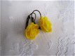 oorbellen resin roos met bronzen klap oorhaken lila paars en geel hippiemarkt - 3 - Thumbnail