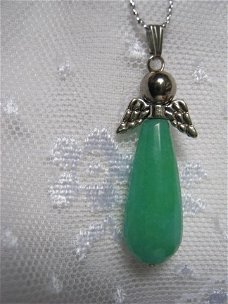 geluksengeltje edelsteen groene jade met tibetzilver engeltje spiritueel item