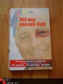 Het oog van een valk door Gerrit van der Valk - 1