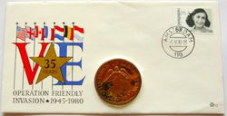35 jaar Friendly Invasion, bronzen penning in FDC envelop (1)