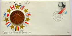 35 jaar Friendly Invasion, bronzen penning in FDC envelop (2)