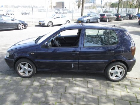 Volkswagen Polo 1997 4 deurs Plaatwerk En Onderdelen - 1