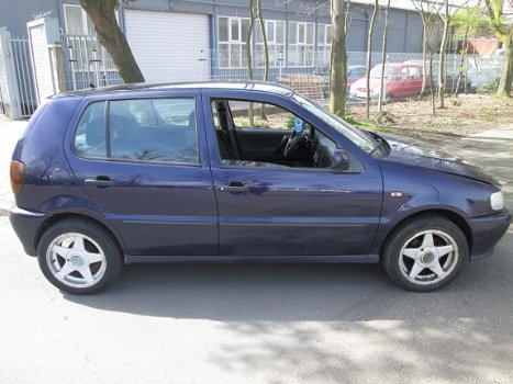 Volkswagen Polo 1997 4 deurs Plaatwerk En Onderdelen - 2