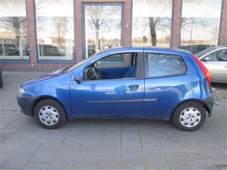 Fiat Punto 2001 Blauw metallic Plaatwerk en Onderdelen - 1