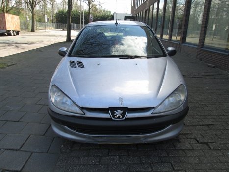 Peugeot 206 19 xtd Bouwjaar 2000 Plaatwerk en Onderdelen los op voorraad - 3