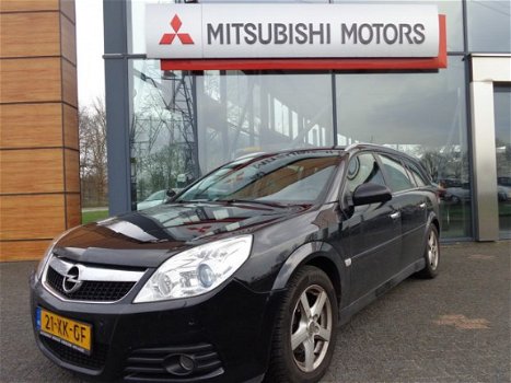 Opel Vectra - 1.9 cdti LEDER AUTOM NAVI CRUISE Z.MOOI E 5749 auto in zeer goede staat , dealer onder - 1