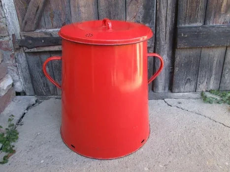 Grote vetpot van rood emaille - 0