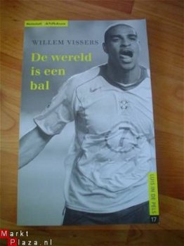 De wereld is een bal door Willem Vissers - 1