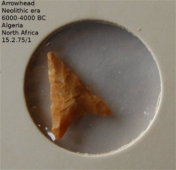 Neolithische ¨vuursteen¨ pijlpunten artefacten #15,2,75/1 6000 – 4000 Jaar v. Chr. Sahara gebied - 1