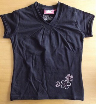 T-shirt zwart mt 128 - 1