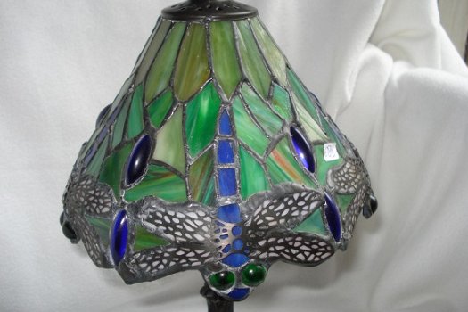 Tiffany lampje met libelle hoogte 34 cm nieuw in doos Prijs 50,00 exclusief 6,95 verzendkosten Lieve - 2