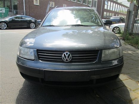 Volkswagen Passat 1.9 TDI 130 pk, rode D rode I Motorblok Motor code AJM - 2