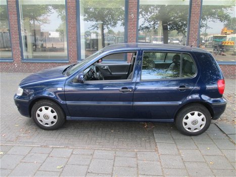 VOLKSWAGEN POLO III 1.9 SDI Plaatwerk kleur Lb5N - 1