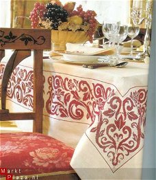 borduurpatroon 3458 tafelkleed met rand in roodtint