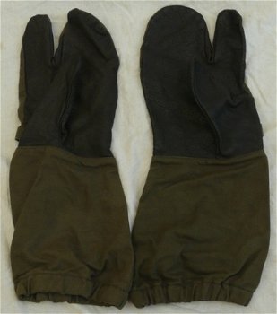 Handschoenen / Overwanten, Gevechts, Koninklijke Landmacht, maat: 10, jaren'70.(Nr.1) - 1