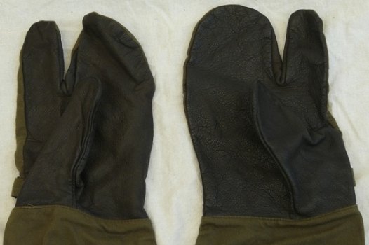 Handschoenen / Overwanten, Gevechts, Koninklijke Landmacht, maat: 10, jaren'70.(Nr.1) - 2